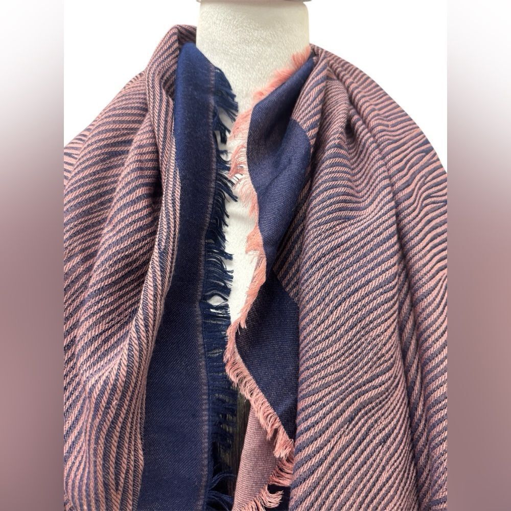 Auth Louis Vuitton Blue Pink Epi Textured Wrap Shawl Stole Cashmere Silk - Picture 9 of 13